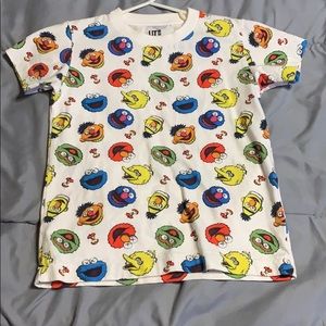 Uniqlo x KAWS sesame street tee